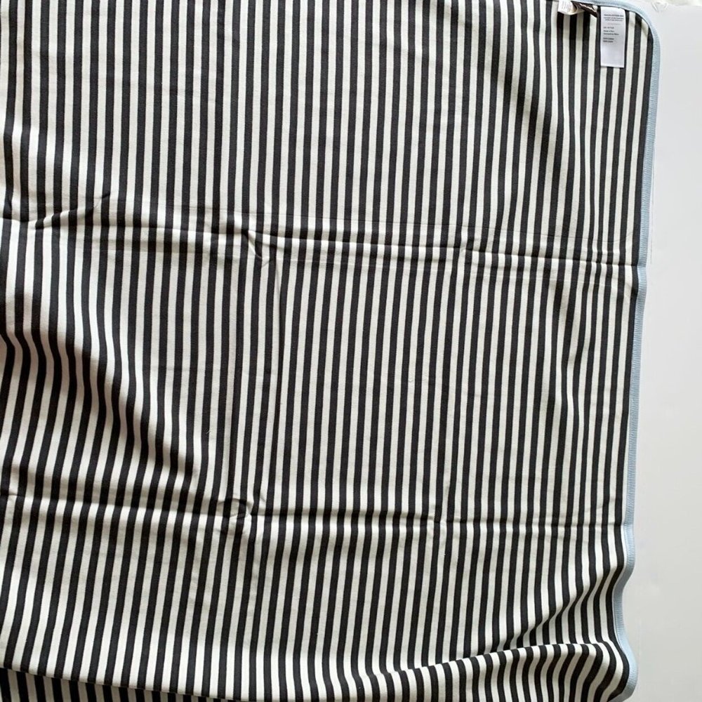 NWT Tea Collection Reversible Baby Blanket, 30x30 Inches - Picture 7 of 9